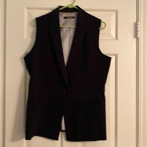 Tahari sleeveless vest. Classy for work!